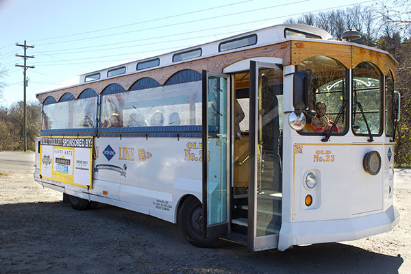 Free Second Saturday Trolley in the River Arts District, Gray Line Trolley